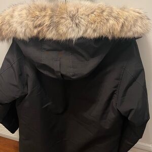Rare authentic coyote fur Canada goose men’s Langford parka